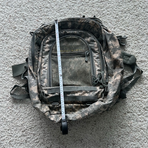 RUCKSACK/BACKPACK,  camouflauge - Picture 2 of 8
